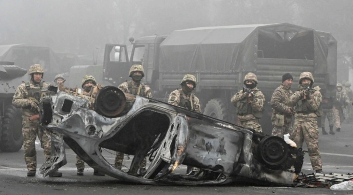 উত্তপ্ত কাজাখস্তান, পুলিশের মাথা কেটে নিলো বিক্ষোভকারীরা