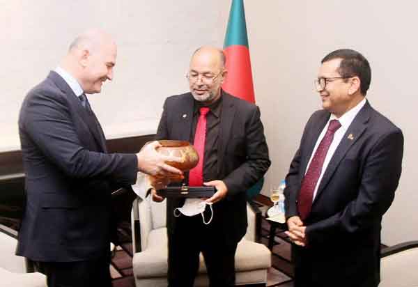 তুরস্কের স্বরাষ্ট্রমন্ত্রী সোলাইমানের ব্যবহারে চরম মুগ্ধ ডা. এনাম