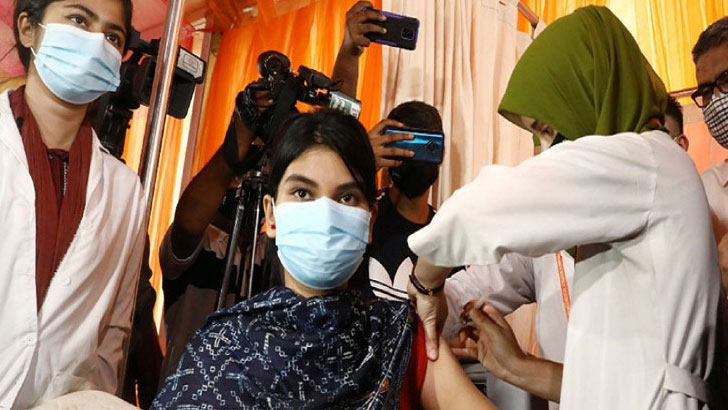 ‘১৫ জানুয়ারির পর টিকা ছাড়া স্কুলে যাওয়া যাবে না’