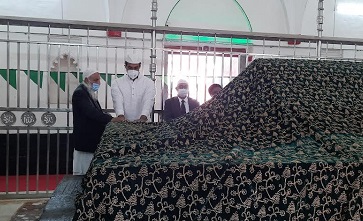 মাজার জিয়ারত করলেন সংসদ সদস্য শেখ তন্ময়