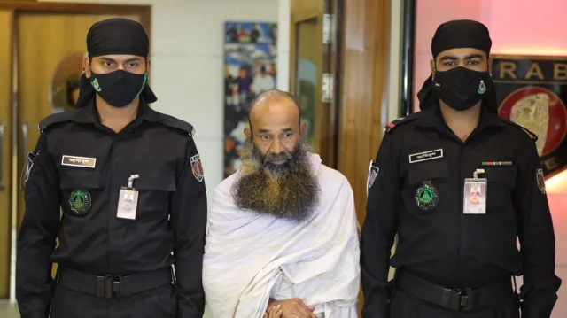 মুদি দোকানদার থেকে সিরিয়াল কিলার ছদ্মবেশী বাউল শিল্পী