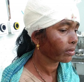 জমি দখলে বাঁধা দেওয়াতে প্রতিক্ষের হামলায় নারীসহ ৬ জন আহত