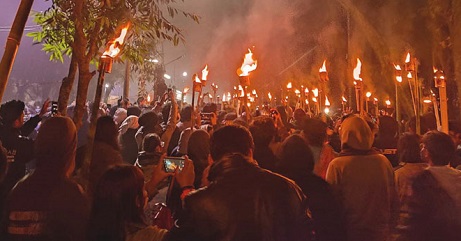 শাবিপ্রবিতে মধ্যরাতে মশাল মিছিল