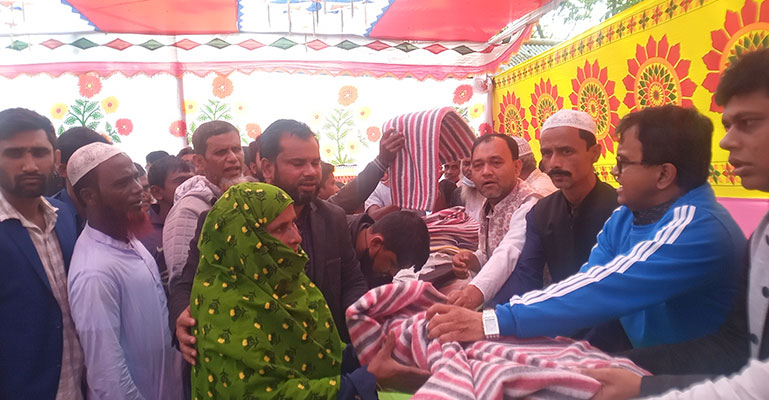 গজারিয়ায়  শীতবস্ত্র বিতরণ