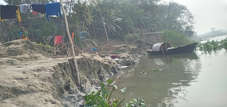 গজারিয়ায় মেঘনা নদীর ভাঙ্গন কবলে অসহায় ২০০ পরিবার