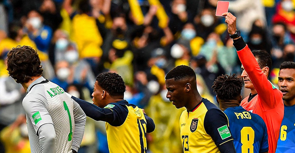 দুই লাল কার্ডের ম্যাচে ড্র করে বাঁচল ব্রাজিল