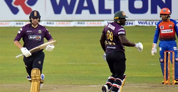 টস হেরে ব্যাটিংয়ে স্বাগতিকরা