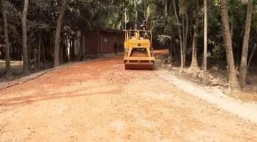 রামগঞ্জে নিম্নমানের কংক্রিট দিয়ে সড়ক নির্মাণ