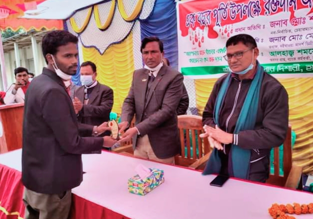 টিম রেড ব্লাড ব্যাংক'র বর্ষপূর্তিতে বিনামূল্য রক্তের গ্রুপ নির্ণয় ক্যাম্পেইন