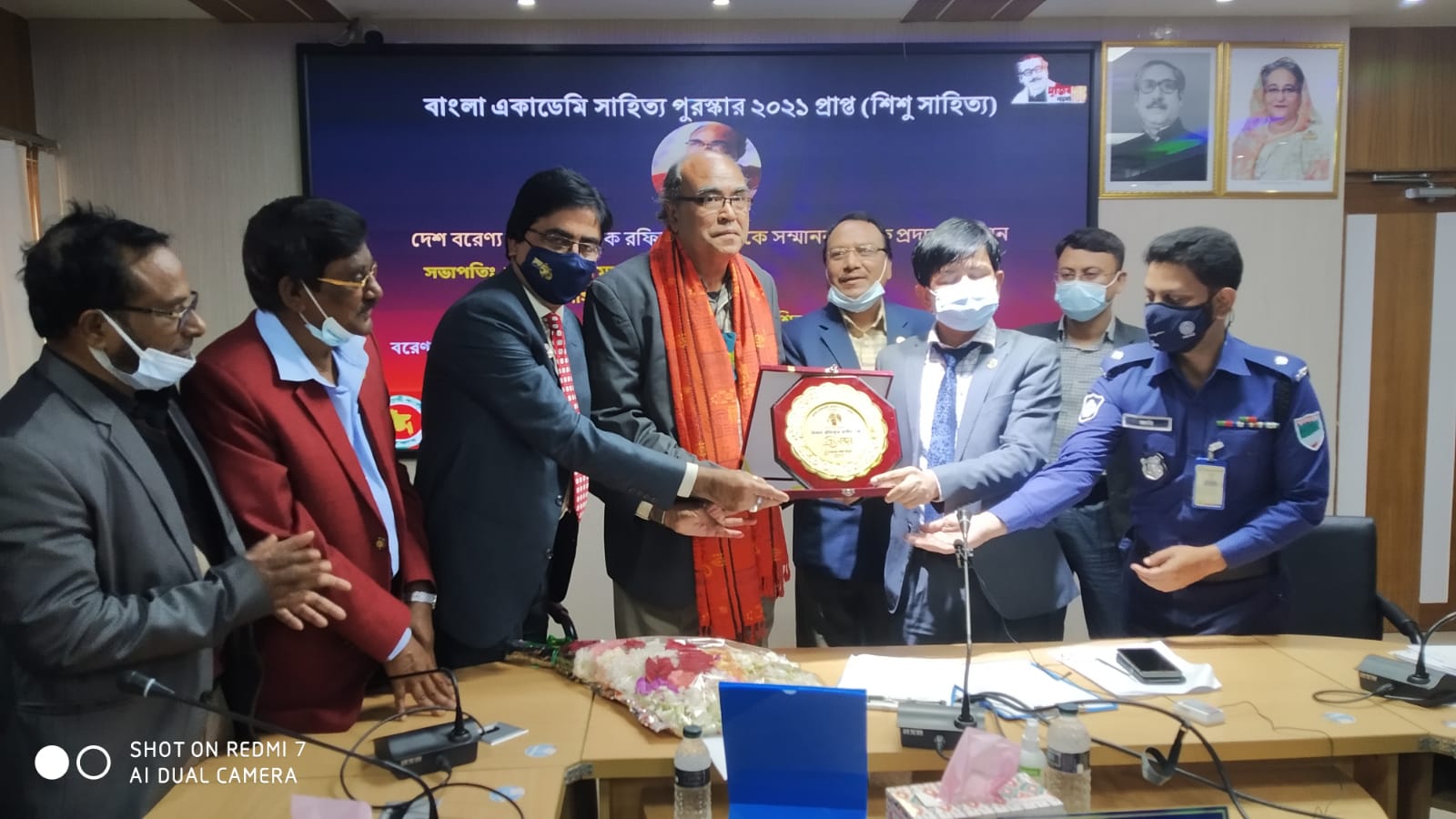 কথা সাহিত্যক রফিকুর রশীদকে সম্মাননা প্রদান