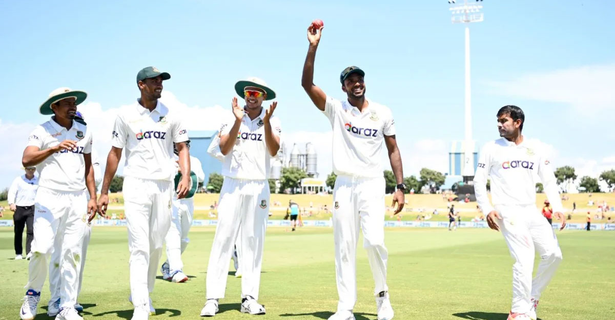 আইসিসির মাসসেরার দৌড়ে এবাদত