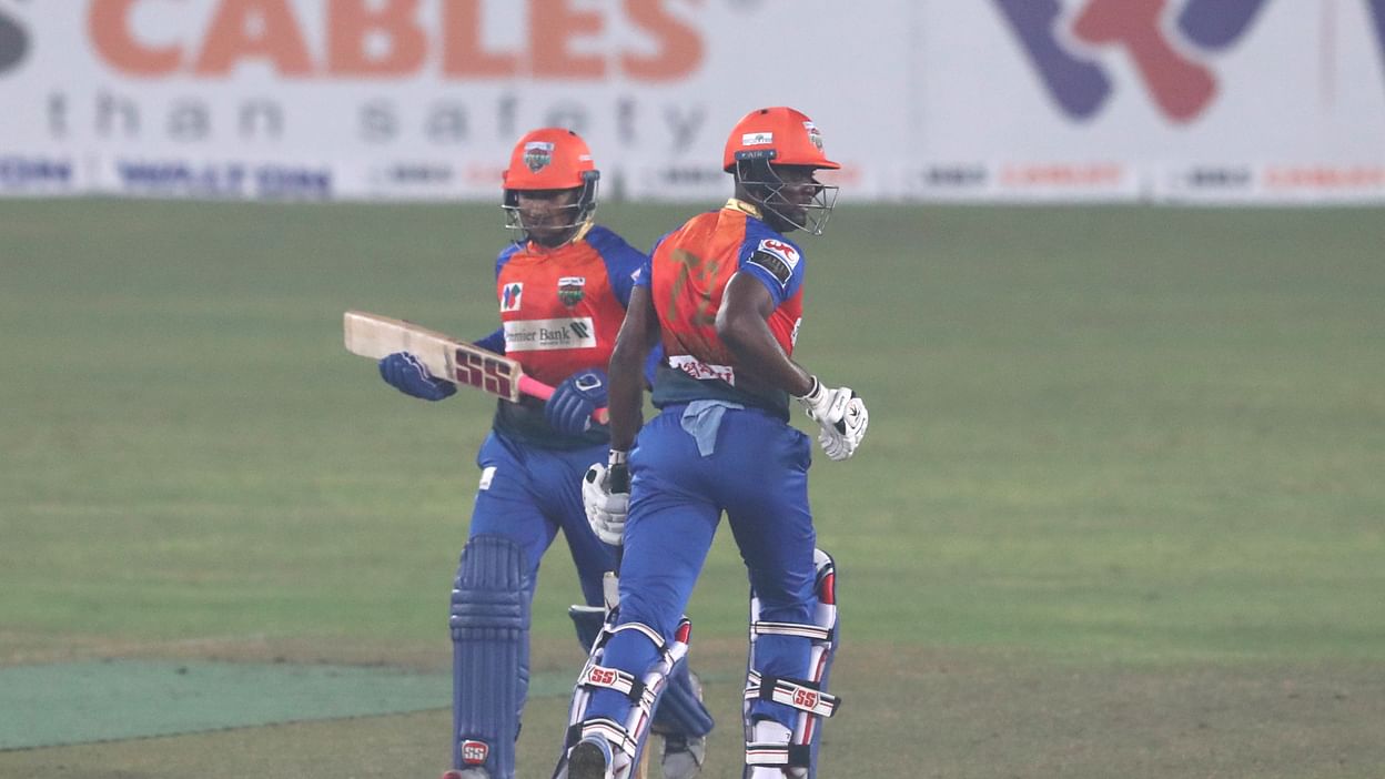 খুলনা টাইগার্সকে সহজ জয় এনে দিলেন আন্দ্রে ফ্লেচার