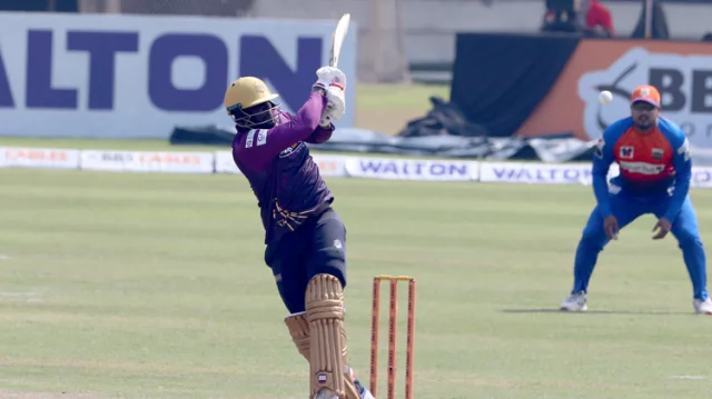 খুলনাকে বিদায় করে ফাইনালের আশা বাঁচিয়ে রাখলো চট্টগ্রাম