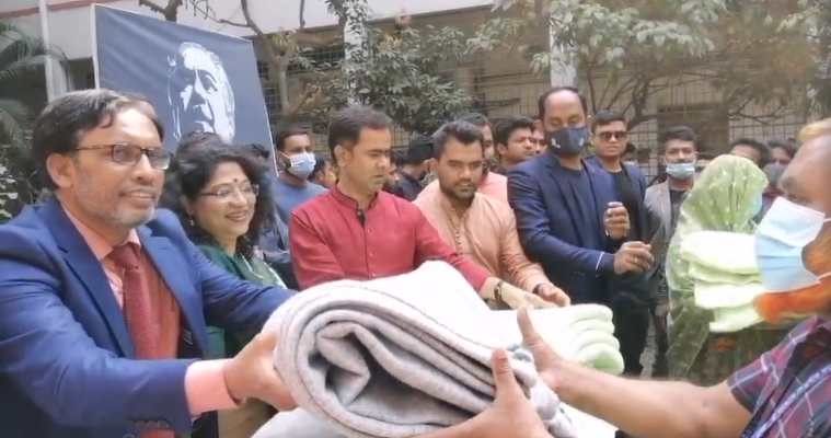 জন্মদিনে তিতুমীর কলেজের ১৭০ কর্মজীবীর পাশে দাঁড়ালেন কাউন্সিলর