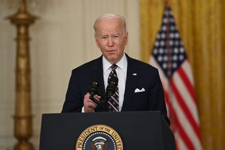 রাশিয়ার বিরুদ্ধে নিষেধাজ্ঞা আরোপ করলেন বাইডেন