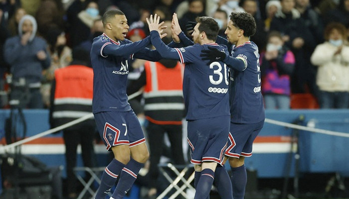 পিএসজির জয়ে আলো ছড়ালেন মেসি ও এমবাপে