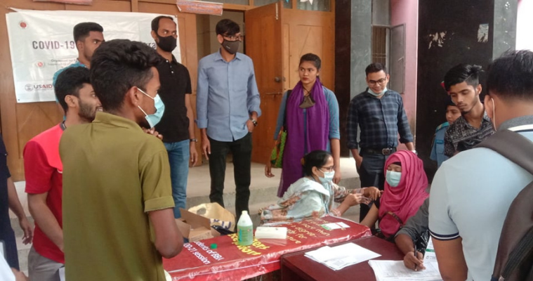 তিতুমীর কলেজে শুরু হয়েছে দুইদিনব্যাপী গণটিকাদান