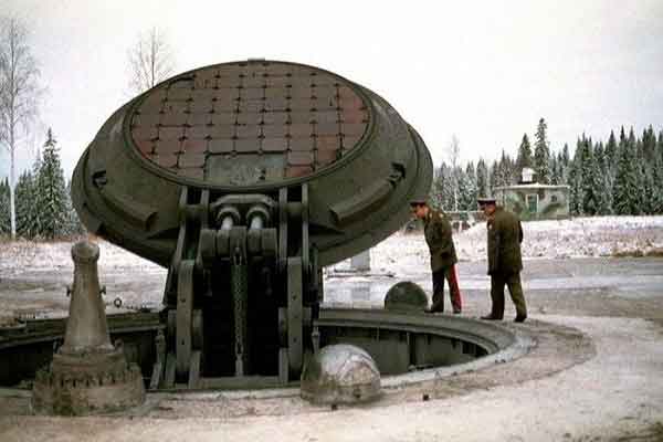 যুদ্ধ থেকে বাঁচতে বাংকারে পুতিনের পরিবার!