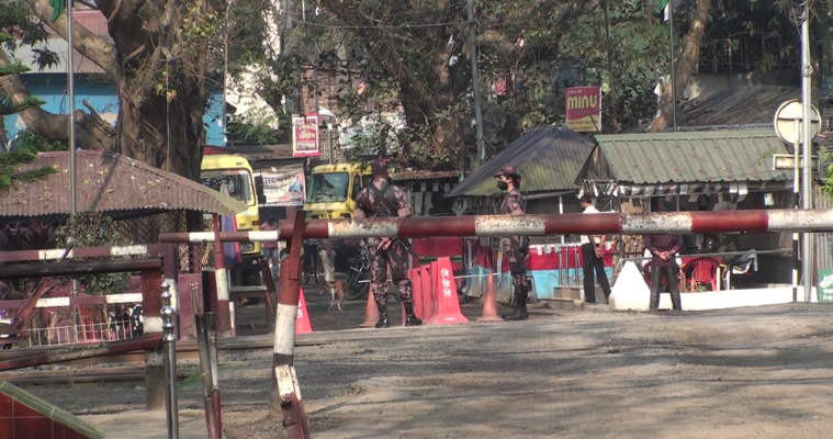 টানা তিন দিন ছুটির কবলে হিলি স্থলবন্দর