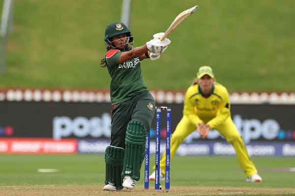 অস্ট্রেলিয়াকে ১৩৬ রানের টার্গেট দিলো বাংলাদেশ