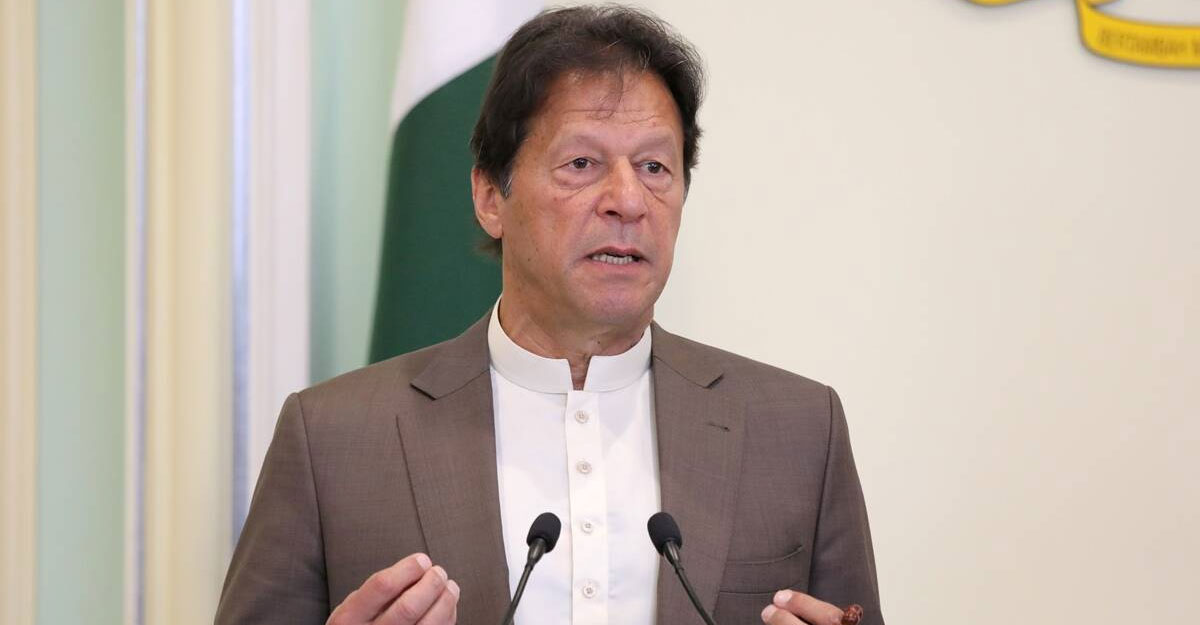 পাকিস্তান : বিরোধীদের অনাস্থার অগ্নিপরীক্ষায় ইমরান খান