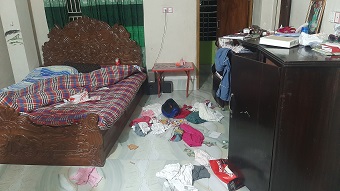 ঠাকুরগাঁওয়ে ব্যবসায়ীর বাড়ি থেকে টাকা লুট, আহত ২