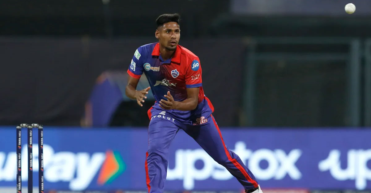 ৪, ৪, ৪, ৬, ৬, ৪—মুস্তাফিজকে দুঃস্বপ্ন দেখালেন কার্তিক