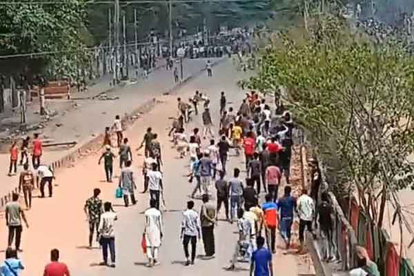 ফের সংঘর্ষে ঢাকা কলেজ শিক্ষার্থী ও ব্যবসায়ীরা