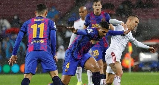 ঘরের মাঠে ফের বার্সার হোঁচট