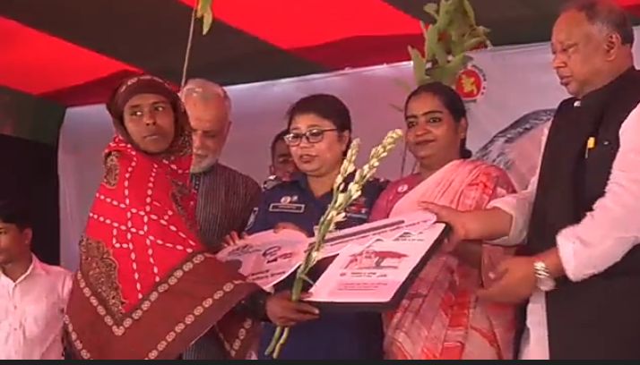গোপালগঞ্জে প্রধানমন্ত্রীর ঈদ উপহার এর ঘর পেলেন ৬১২টি পরিবার