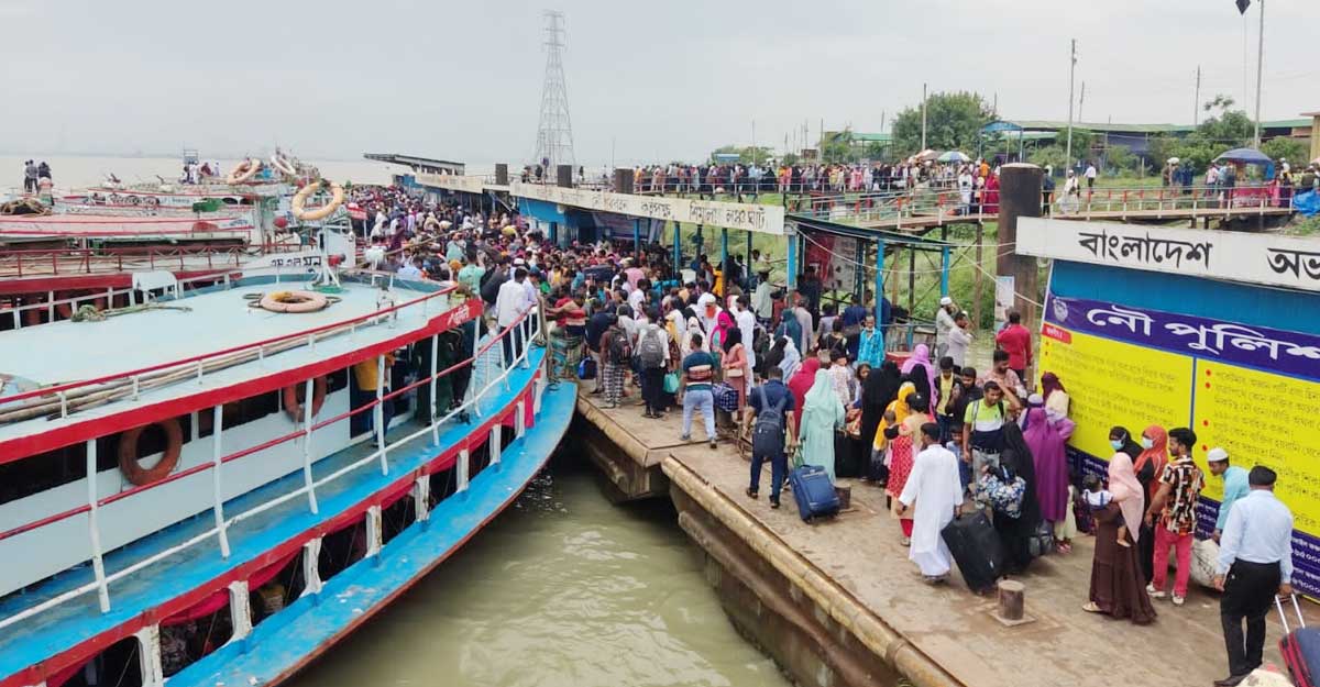 শিমুলিয়ায় পারাপারের অপেক্ষায় ৫শ যানবাহন