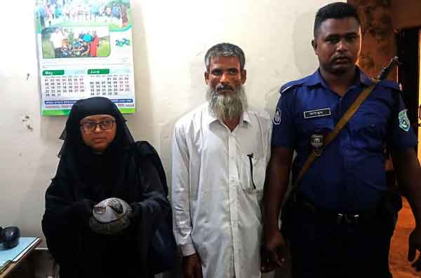ঘোড়াঘাটে নদীতে পাওয়া ১ কেজি ওজনের কষ্টিপাথর থানায় জমা দিলো এক নারী