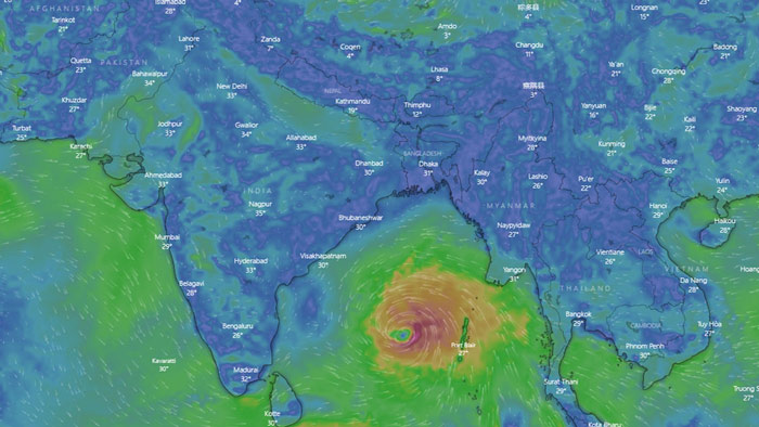 ‘অশনি’র প্রভাবে উত্তাল সাগর, বাড়ছে বৃষ্টি