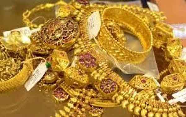 ফের সোনার দাম কমলো