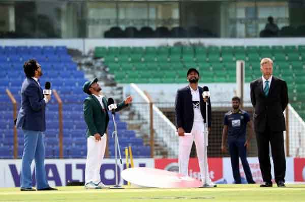 চট্টগ্রাম টেস্ট : টস জিতে ব্যাটিংয়ে শ্রীলঙ্কা, খেলছেন সাকিব
