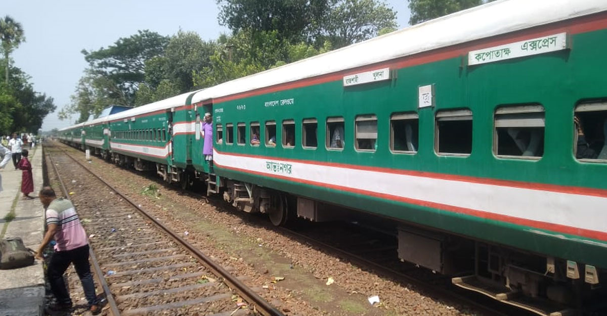 খুলনার সঙ্গে সারা দেশের রেল যোগাযোগ বন্ধ