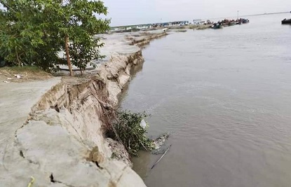 সিরাজগঞ্জে যমুনার পানি বৃদ্ধি, শুরু হয়েছে তীব্র ভাঙন