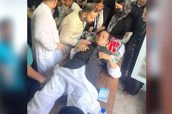 হাসপাতালের কেবিনে হাজি সেলিম