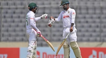 লিটনের পর মুশফিকের লড়াকু সেঞ্চুরি