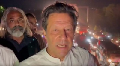 ৬ দিনের আল্টিমেটাম দিলেন ইমরান, রেড জোনে বিক্ষোভকারীরা