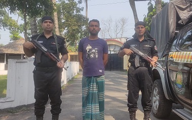 সাতক্ষীরার কলারোয়ায় অস্ত্র ব্যবসায়ী প্রেপ্তার