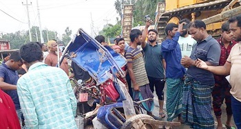 কালুখালীতে ট্রাক ও অটোরিকশা সংঘর্ষ, নিহত ৬