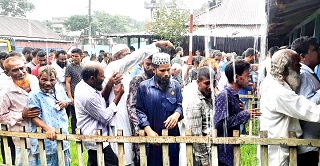 কুসিক নির্বাচনে ভোটারদের বৃষ্টিতে ভোগান্তি
