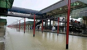 সিলেট রেলওয়ে স্টেশনে পানি
