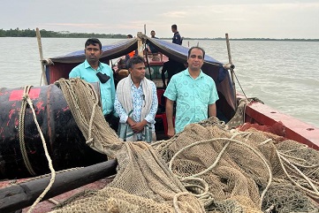 মোড়েলগঞ্জের পানগুছি নদী থেকে বাদাজাল জব্দ