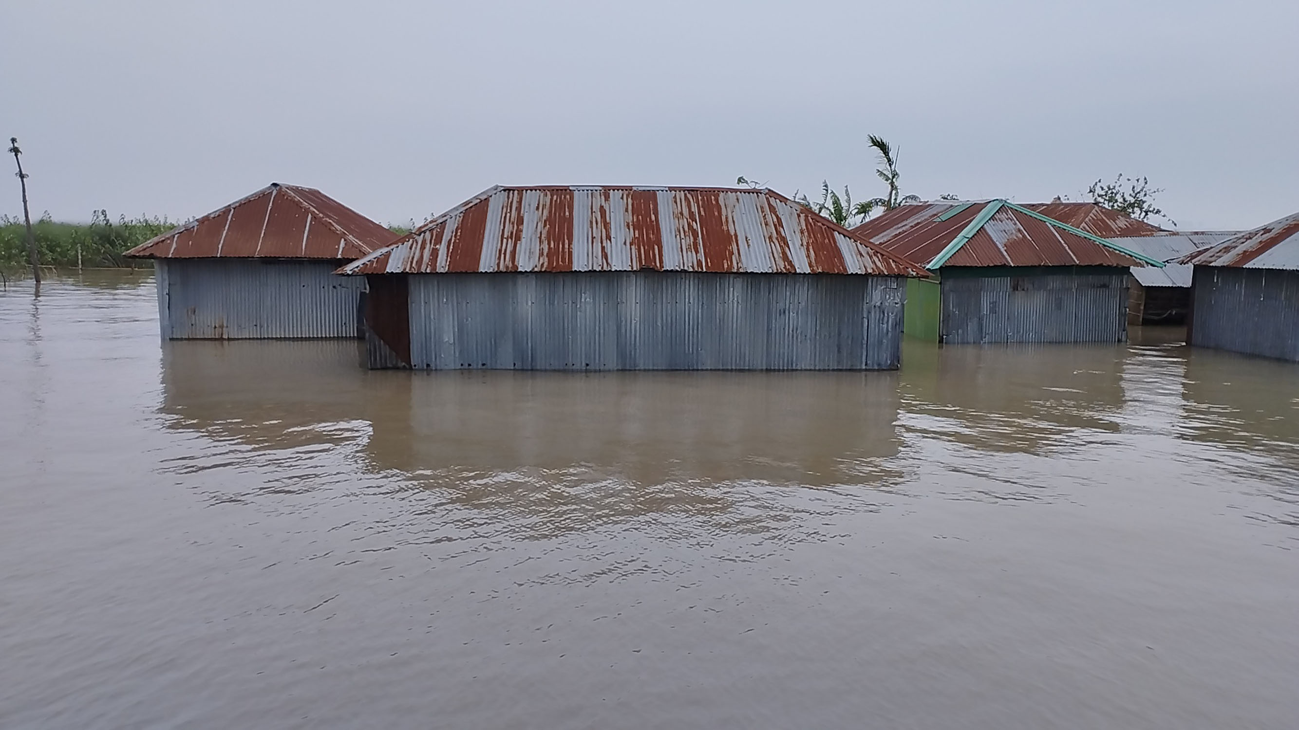 কুড়িগ্রামে দেড় লক্ষাধিক মানুষ পানিবন্দি, বাড়ছে দুর্ভোগ