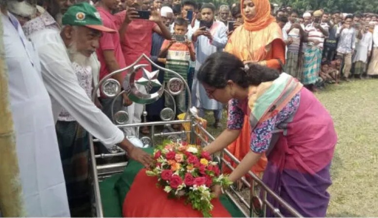হরিণাকুন্ডতে বীর মুক্তিযোদ্ধার ইন্তেকাল রাষ্ট্রীয় মর্যাদায় দাফন সম্পন্ন