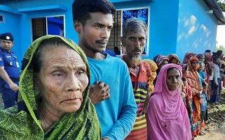 নামছে পানি, বাড়ছে কষ্ট