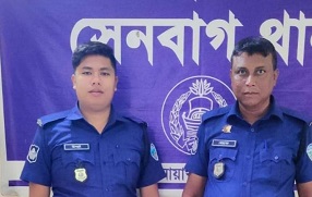 সেনবাগে শপিং ব্যাগে মিলল পাইপগান-কার্তুজ