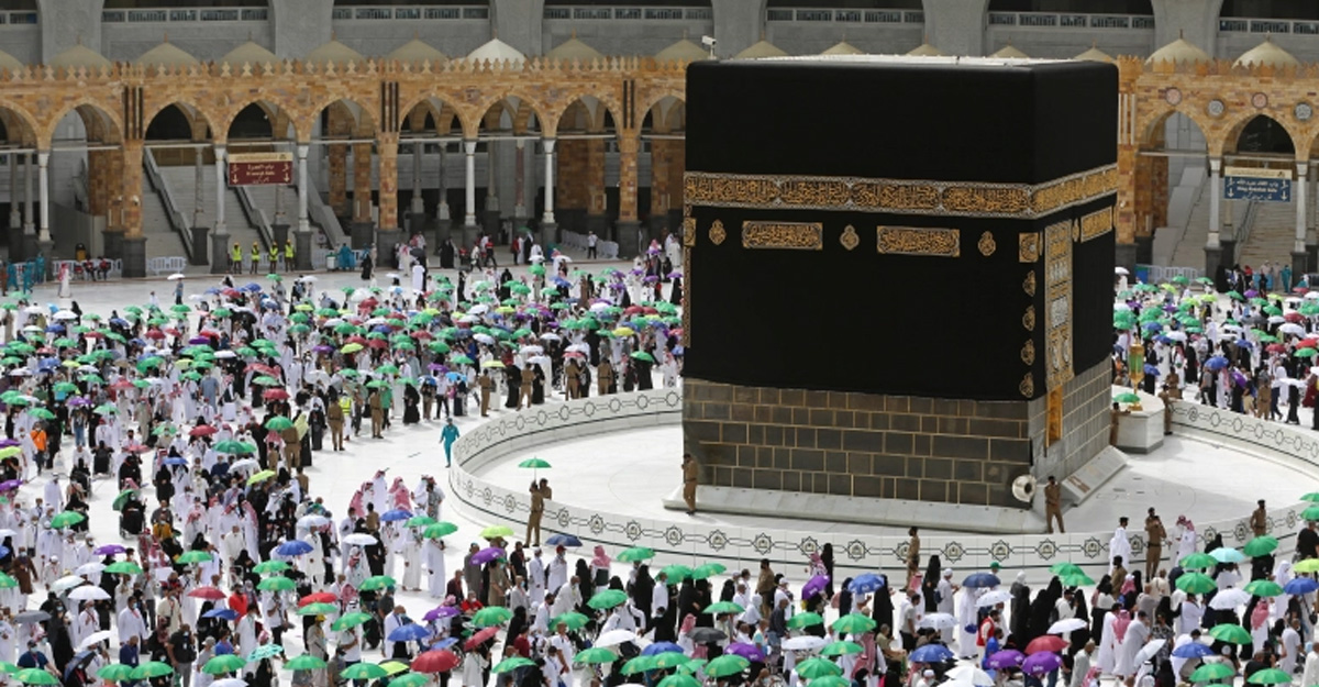 হজের আনুষ্ঠানিকতা শুরু